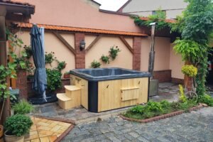 Hot Tub Nice with External Heater